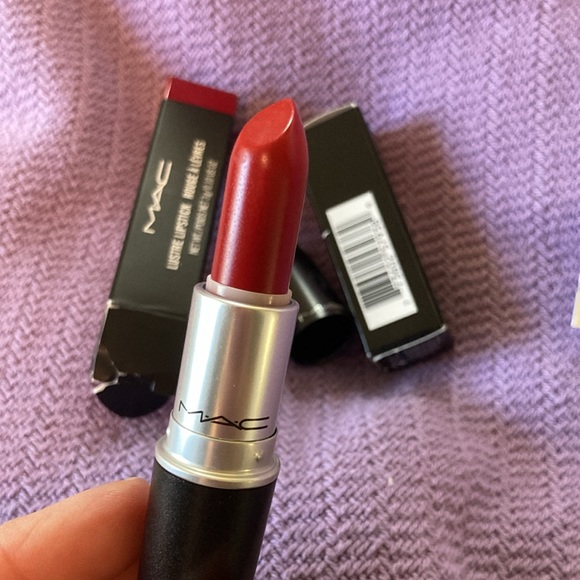 Mac Cosmetics Lustre Lipstick in 510 Lady Bug ,Fix+Primer 0.17 fl Oz + Sample!!! - Picture 4 of 6